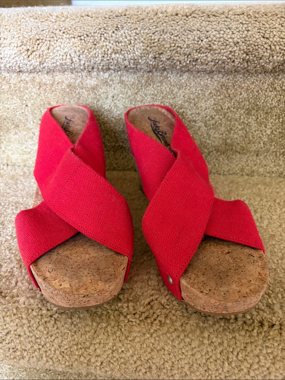 Red wedge - Picture 2 of 3